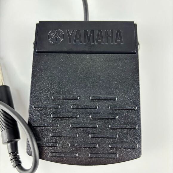 Yamaha FC5 Sustain Foot Pedal Electronic Keyboard Switch 5.5 Ft Cord Genuine - Picture 2 of 5